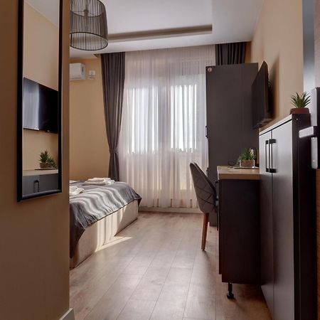 Midtown Prishtina Stays - Central Location พริสตีนา ภายนอก รูปภาพ