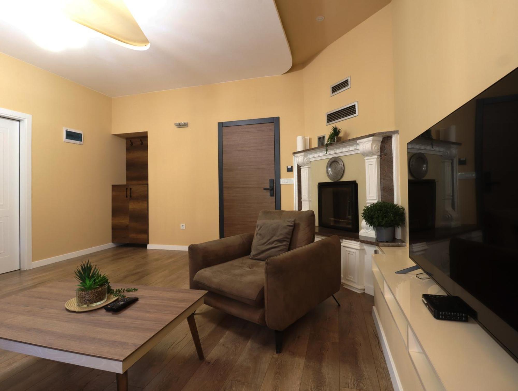 Midtown Prishtina Stays - Central Location พริสตีนา ภายนอก รูปภาพ