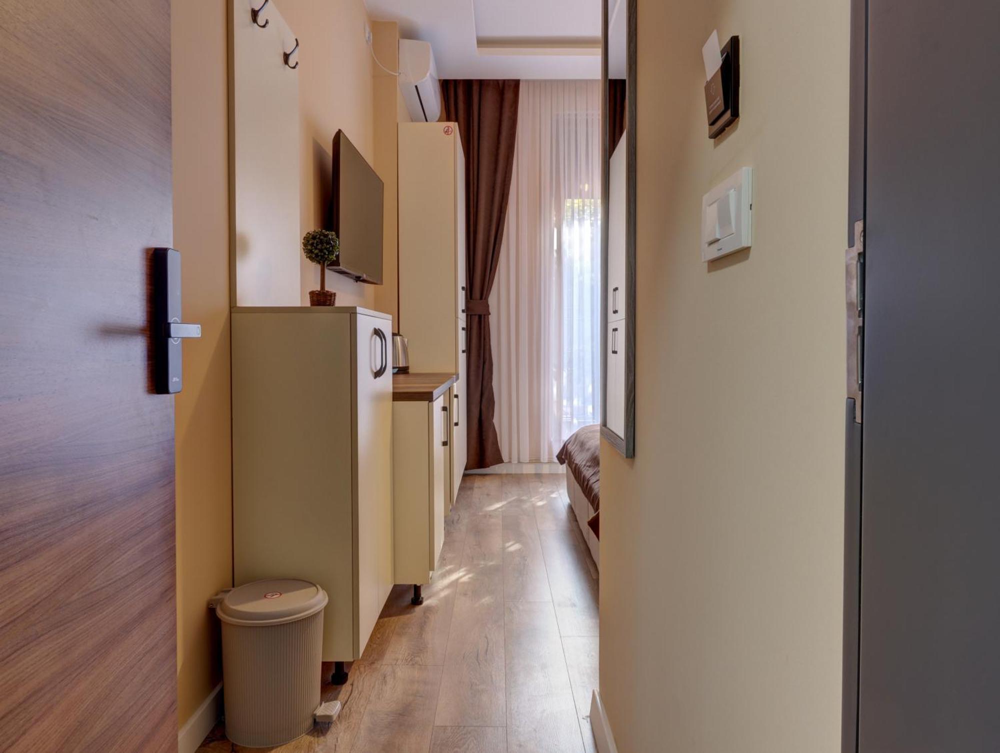 Midtown Prishtina Stays - Central Location พริสตีนา ภายนอก รูปภาพ